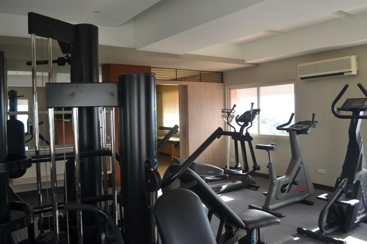 Imperial Palace Suites Quezon City Bagian luar foto