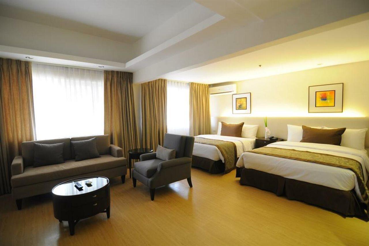 Imperial Palace Suites Quezon City Bagian luar foto