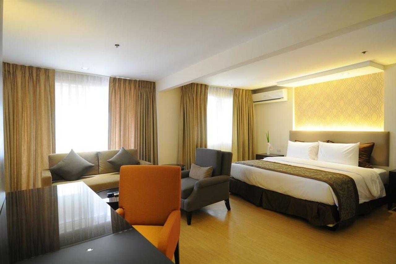 Imperial Palace Suites Quezon City Bagian luar foto