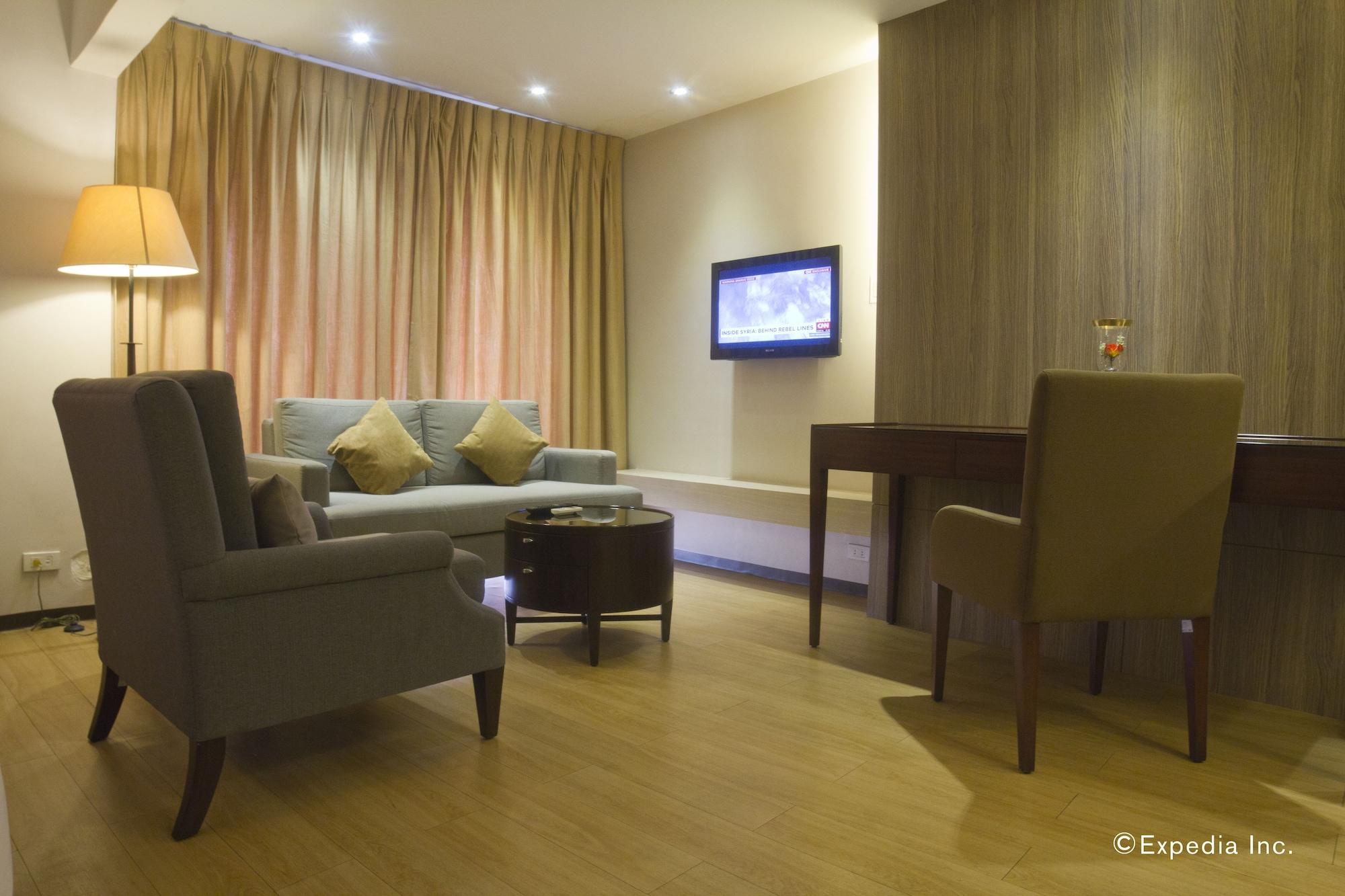 Imperial Palace Suites Quezon City Bagian luar foto