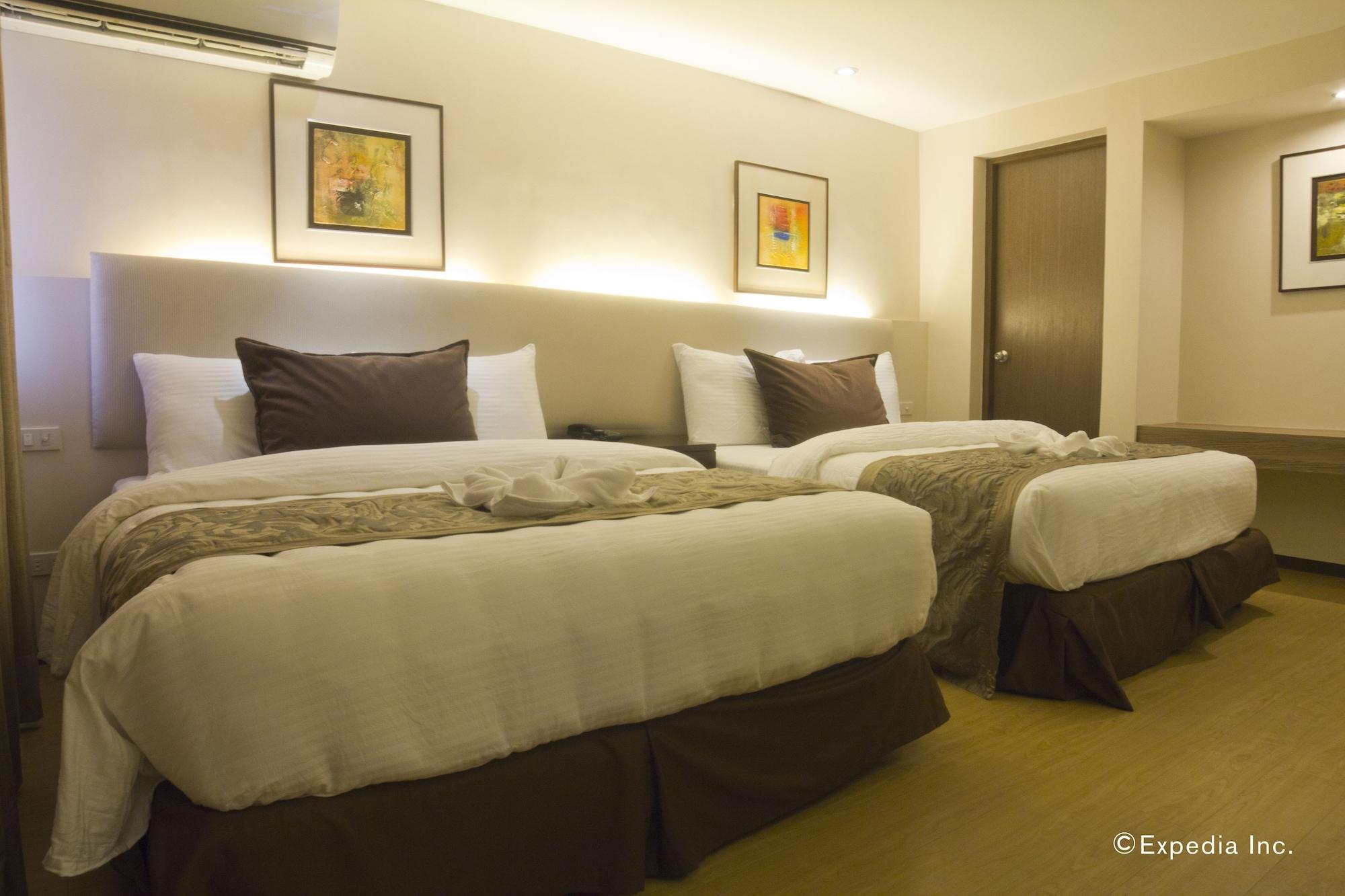 Imperial Palace Suites Quezon City Bagian luar foto
