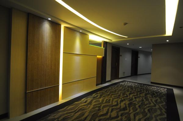 Imperial Palace Suites Quezon City Bagian luar foto