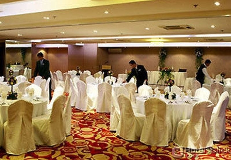 Imperial Palace Suites Quezon City Bagian luar foto