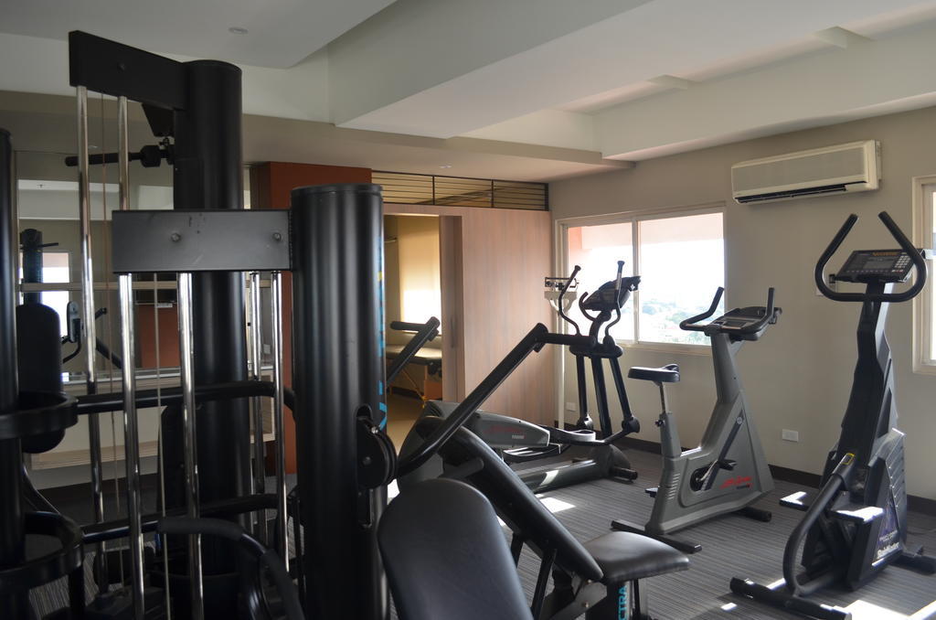 Imperial Palace Suites Quezon City Bagian luar foto