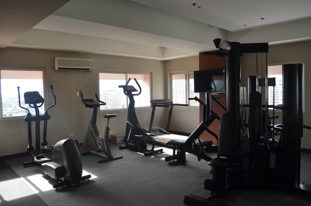 Imperial Palace Suites Quezon City Bagian luar foto