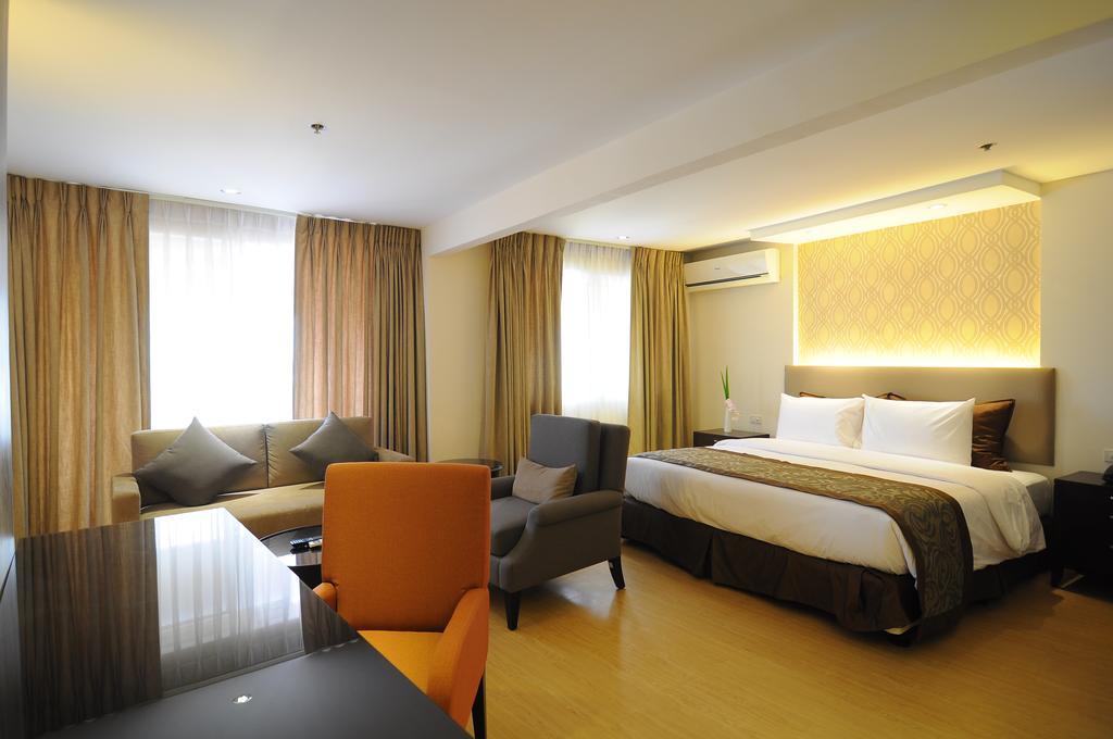 Imperial Palace Suites Quezon City Bagian luar foto