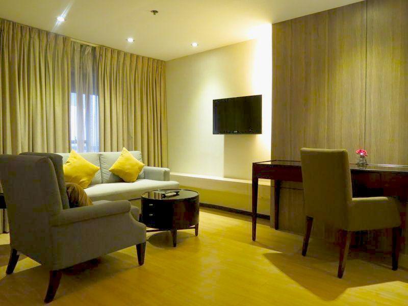 Imperial Palace Suites Quezon City Bagian luar foto