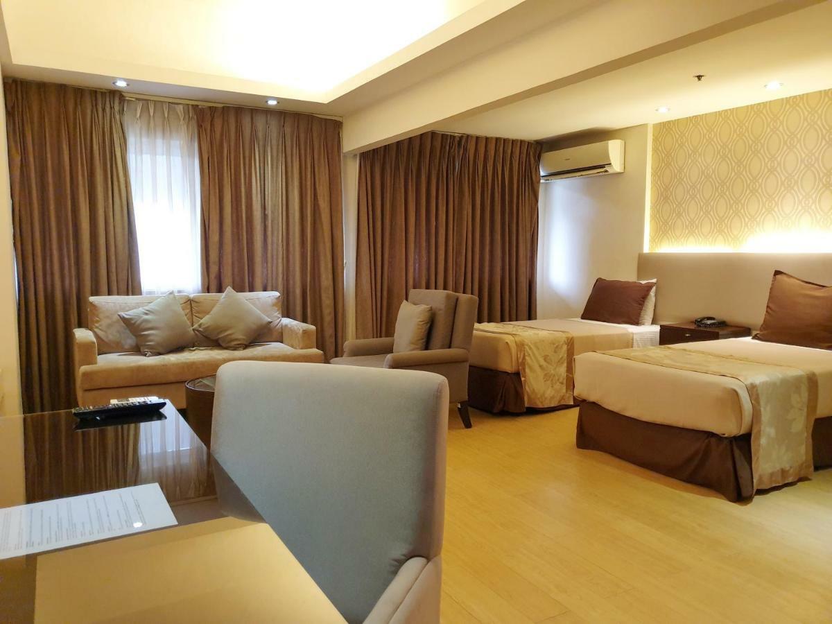 Imperial Palace Suites Quezon City Bagian luar foto
