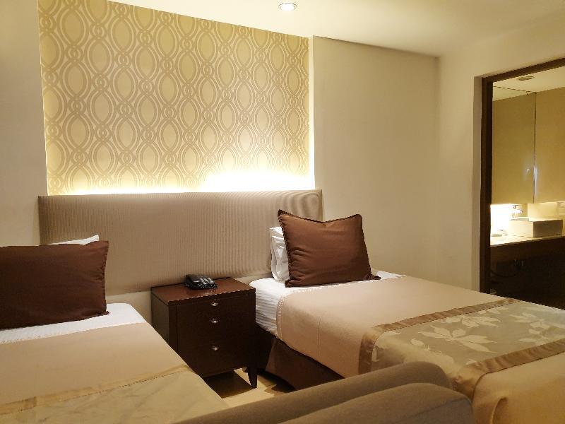 Imperial Palace Suites Quezon City Bagian luar foto