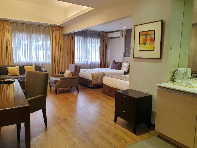 Imperial Palace Suites Quezon City Bagian luar foto